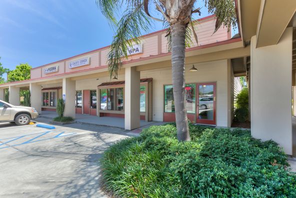 Frenchman's Creek Shopping Center: 2221 Transcontinental Dr, Metairie, LA 70001